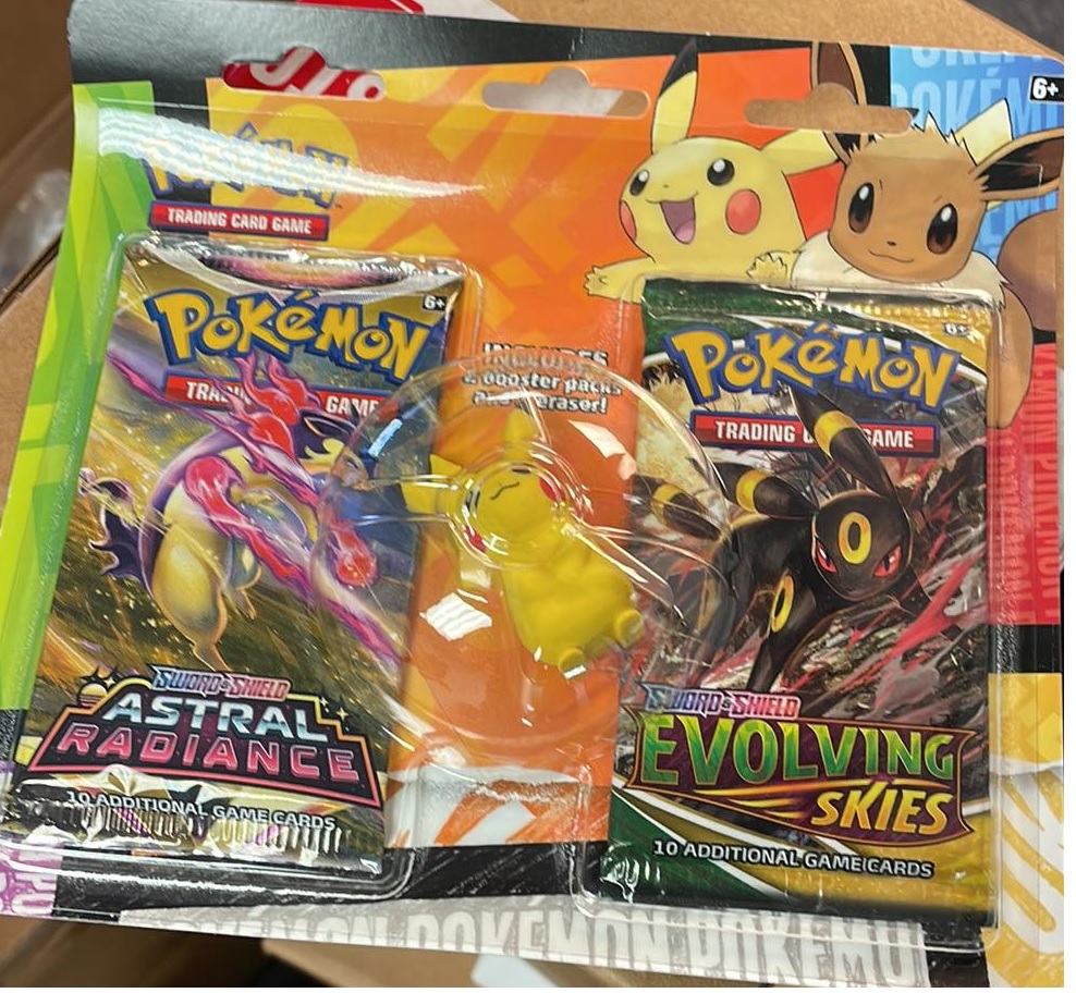 Pokemon - Pikachu Figure Blister - Astral Radiace + Evolving Skies Booster