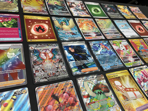 10 Random Pokemon Ultra Rare Cards